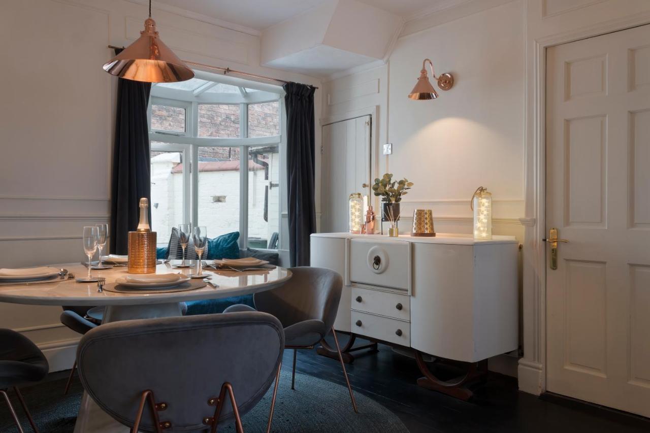 Apartment In The Heart Of Chester, Historical & Stylish Chester