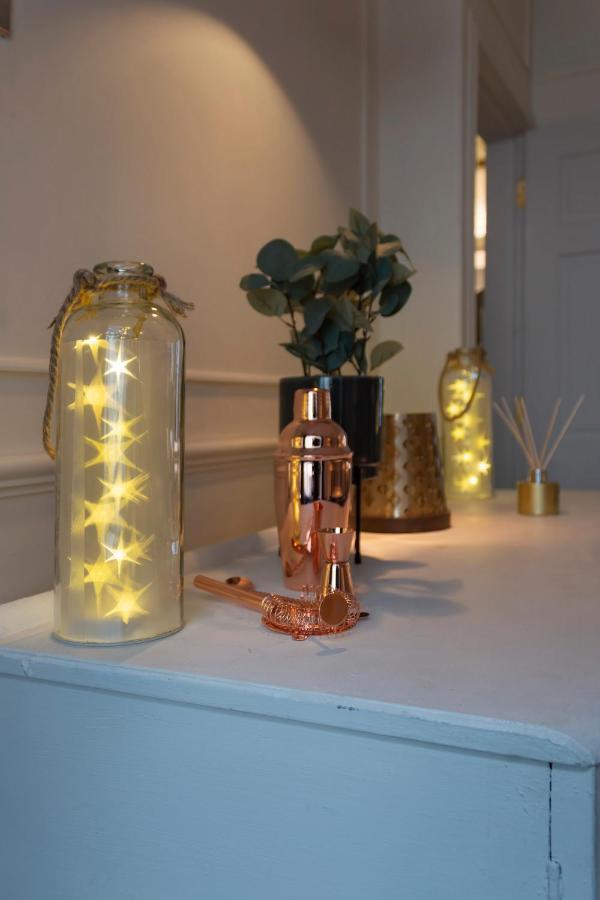 In The Heart Of Chester, Historical & Stylish Apartment