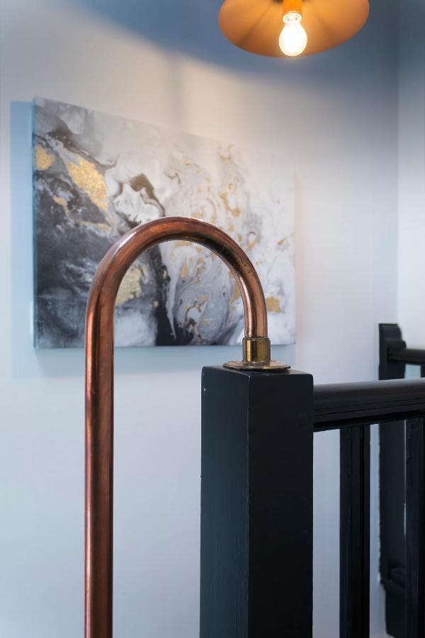 In The Heart Of Chester, Historical & Stylish Apartment