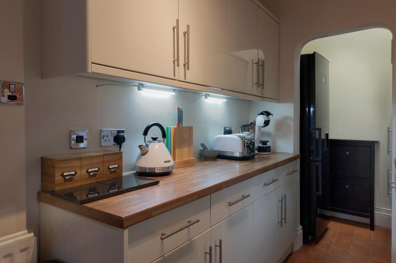 In The Heart Of Chester, Historical & Stylish Apartment
