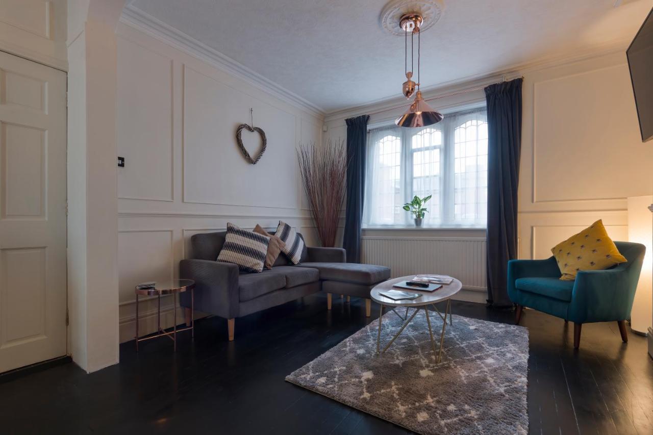 Apartment In The Heart Of Chester, Historical & Stylish